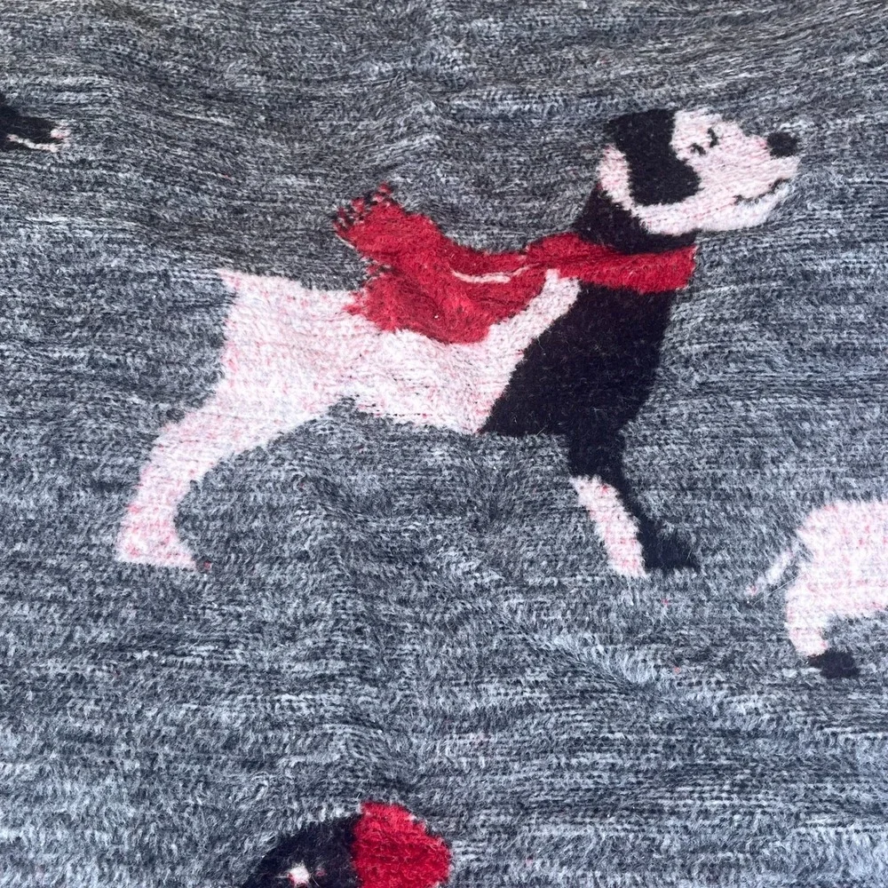 European Studio Luxe Reversible Throw 50x70 Dog Print Reversible Woven Jacquard